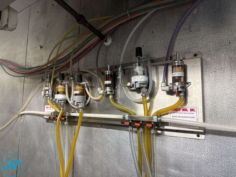 Banner model 60858dp Glycol Chiller Dispensing System includes Thirst Aid Beer Dispensing System, Kegs NOT Included - Roller Auctions
