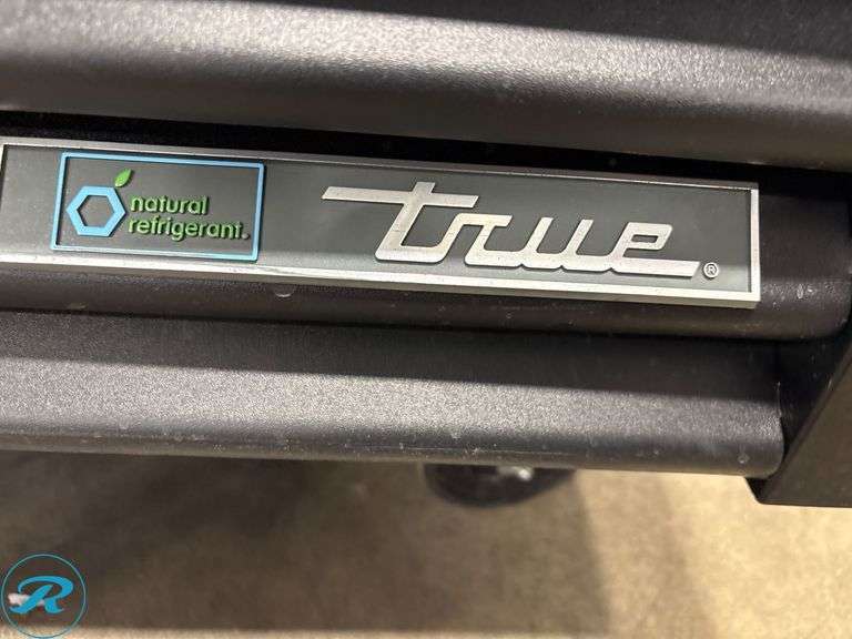 True QDM-49F-HC-TSL01 2-Section Sliding Glass Door Freezer Merchandiser - Roller Auctions