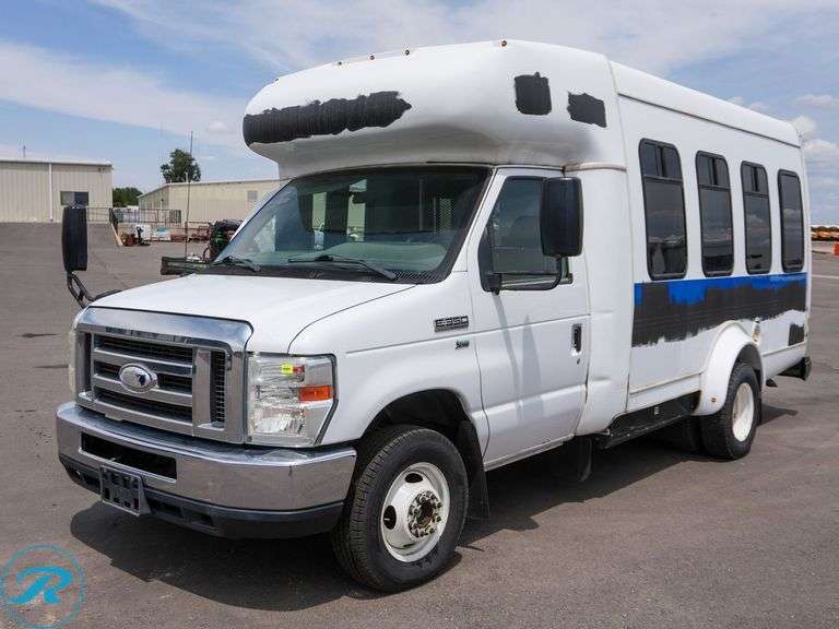 2014 Forest River E350 Super Duty RWD 4-Passenger 2-Wheelchair Shuttle Bus - Roller Auctions