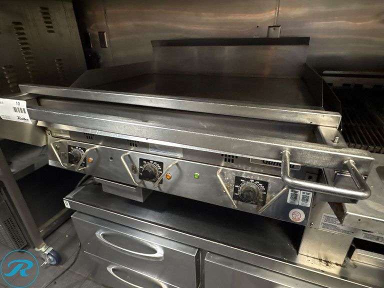 Garland CG-36R Gas Countertop Commercial Griddle, 36in - Roller Auctions