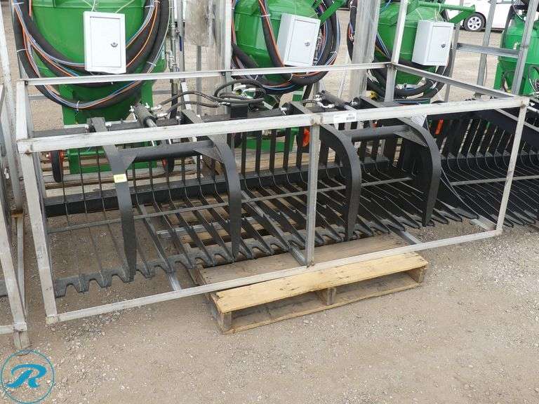 New JCT Hydraulic Rock Bucket Grapple Attachment To Fit Skid Steer Loader, 84" - Roller Auctions