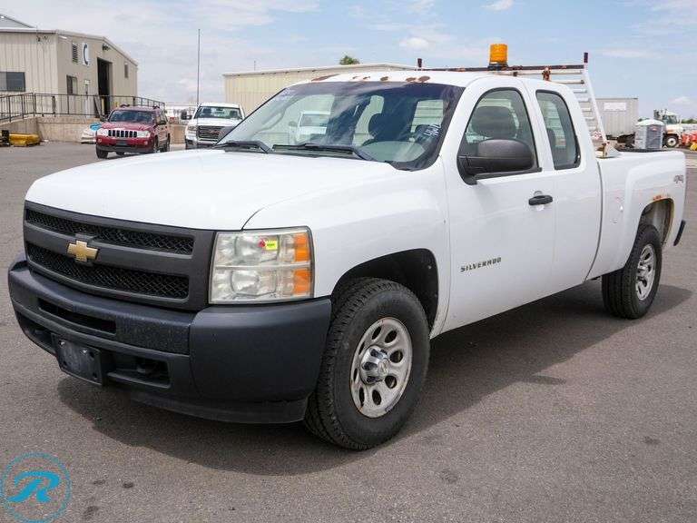 2010 Chevrolet Silverado 4WD Super Cab Pickup - Roller Auctions