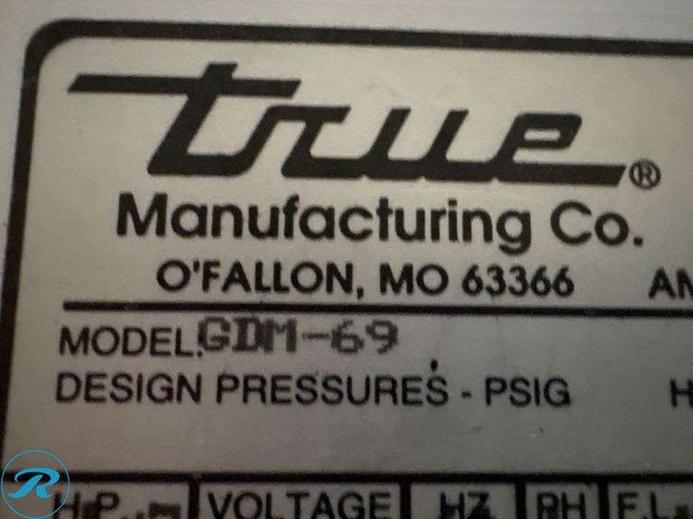 True GDM-69 3-Section Sliding Glass Door Refrigerated Merchandiser - Roller Auctions