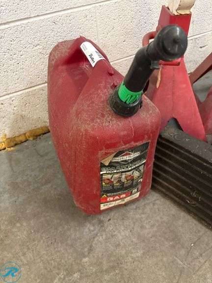 (2) 2-Ton Jack Stands, Rubber Wheel Chocks, and Plastic Gas Can - Roller Auctions