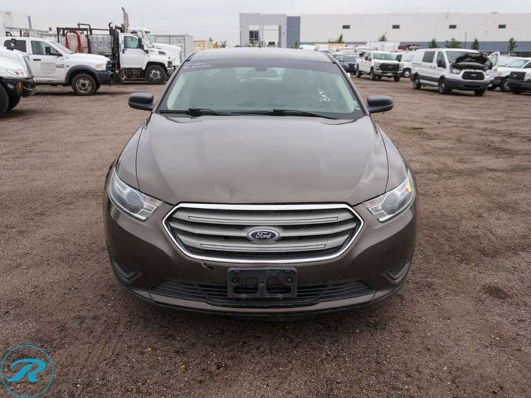 2016 Ford Taurus SE FWD - Roller Auctions