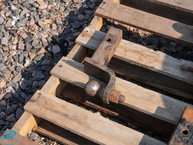 (5) Ball Hitches - Roller Auctions