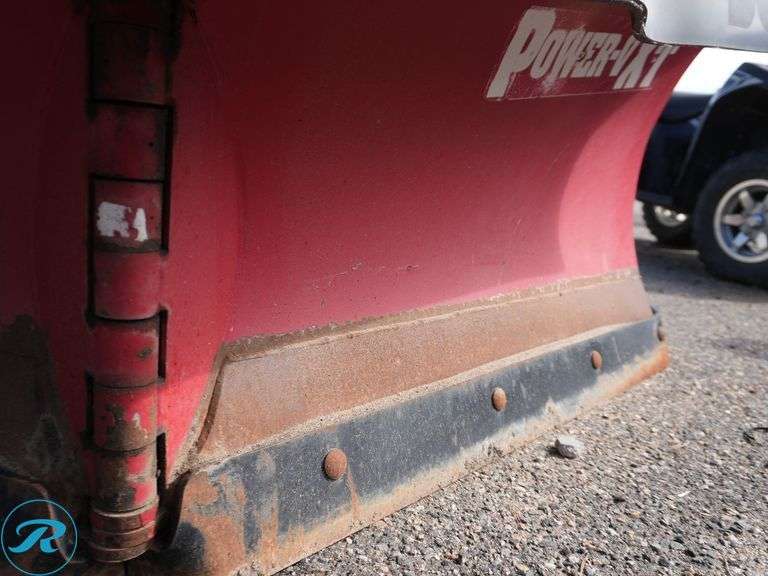 Boss RT3 Power-V XT 8’2” Snowplow (No Controller) - Roller Auctions