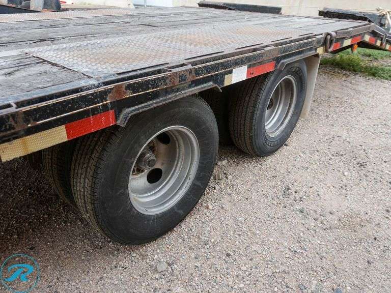 2007 Top Hat T/A Gooseneck Equipment Trailer - Roller Auctions