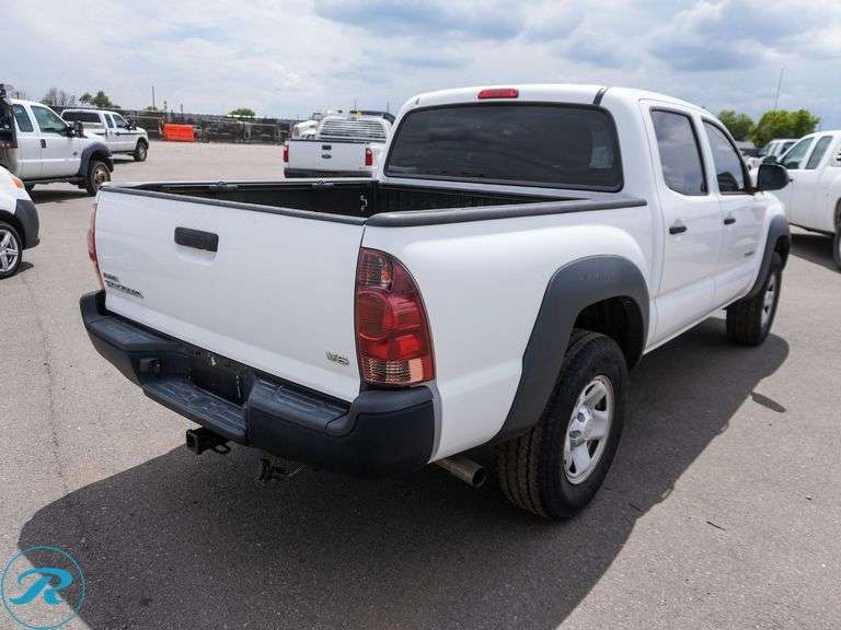 2014  Toyota  Tacoma   4WD Crew Cab  Pickup - Roller Auctions