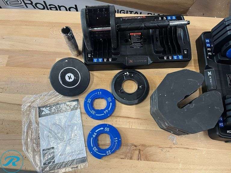(2) Xterra Adjustable Dumbbells Set - Salvage/Dont Work Properly - Roller Auctions