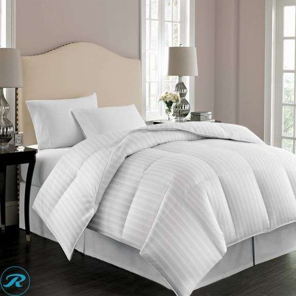 Hotel Grand European White Down Comforter - New - Roller Auctions