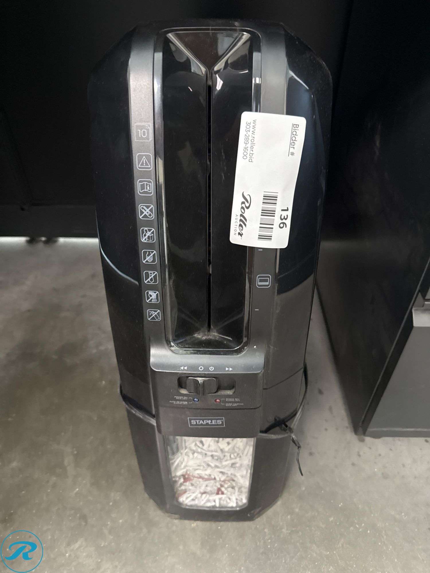 Staples Model SPL-TXC10UA Cross-Cut Paper Shredder - Roller