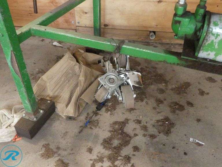 Hydraulic Belt Driven Manual Flat Filler, 105" x 90", 11" Belt - Roller Auctions