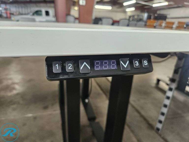 ESI Triumph LX60 Electric Height-Adjustable Desk with 24″ Undermount Power Strip, 60×30 Inches - Roller Auctions