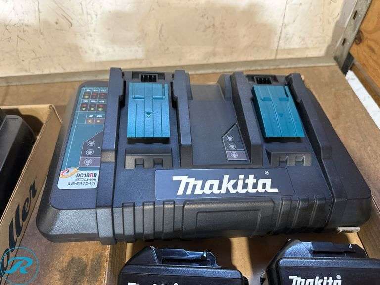 Makita DC18RD Dual-Port Charger with (4) BL1850B 18V 5.0Ah Batteries - Roller Auctions