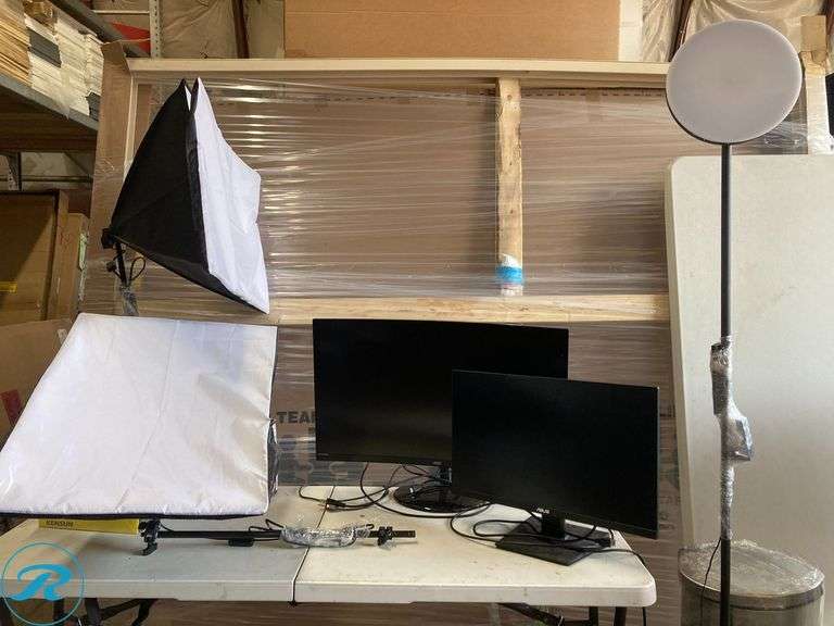 (5) Former Airbnb Lot of E-Studio equipment 3 Photography Light - Roller Auctions