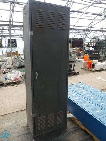 Metal Storage Locker - Roller Auctions