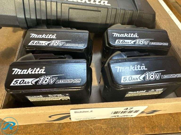 Makita DC18RD Dual-Port Charger with (4) BL1850B 18V 5.0Ah Batteries - Roller Auctions