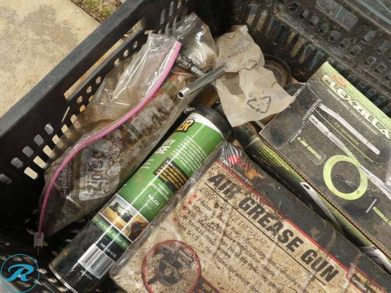 Tray of Grease Guns and Accessories - Roller Auctions