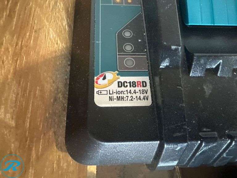 Makita DC18RD Dual Port Charger with (4) BL1850B 18V 5.0Ah Batteries - Roller Auctions