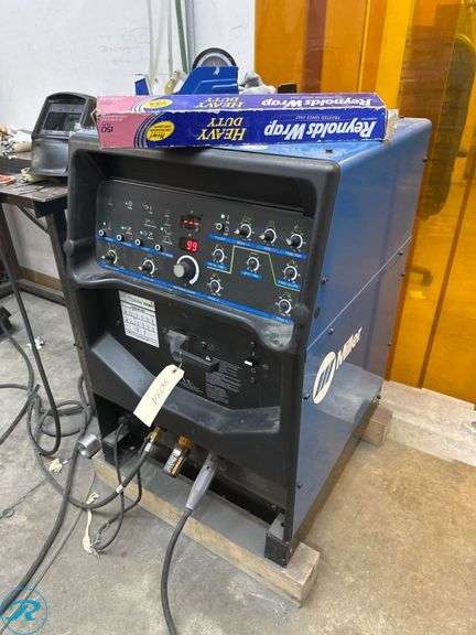 Miller Syncrowave 250DX TIG/Stick/Pulsed Transformer Welder, 3-310 Amp, 250A Output at 30VAC, 40% Duty Cycle, 230V, Single Phase