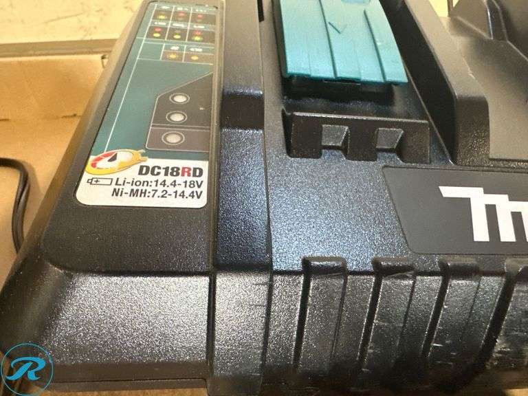 Makita DC18RD Dual Port Charger with (4) BL1850B 18V 5.0Ah Batteries - Roller Auctions