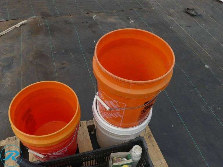 Pallet of CalOx pH and Brody Chemical Boiler Supplement Bottles - Roller Auctions