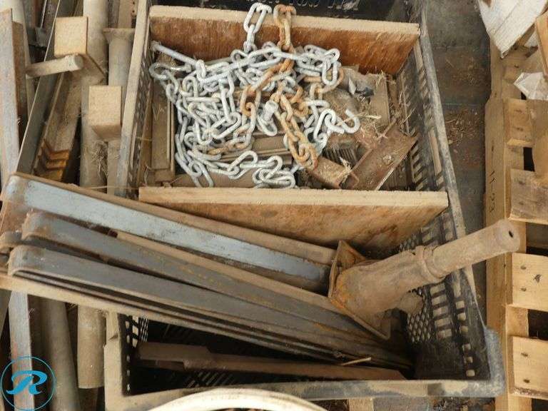 Pallet of Metal Pieces and Hardware - Roller Auctions