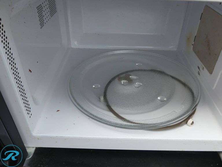 (2) Household Microwaves - Roller Auctions