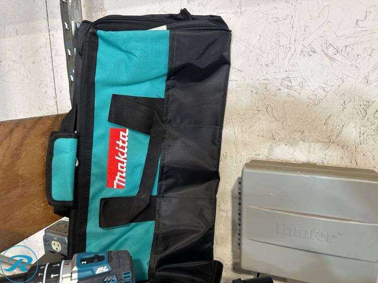 (7) Makita 18V Power Tools With Bag - Roller Auctions