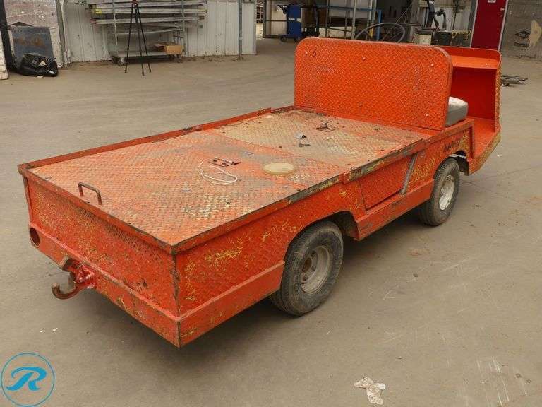 Flatbed Utility Truck - Roller Auctions