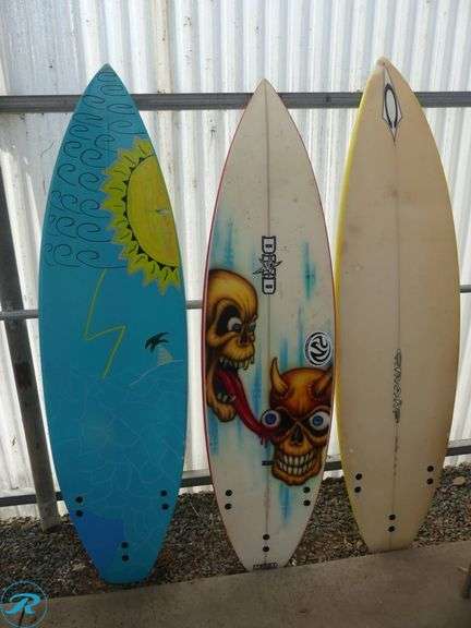 (3) Surfboards - Roller Auctions