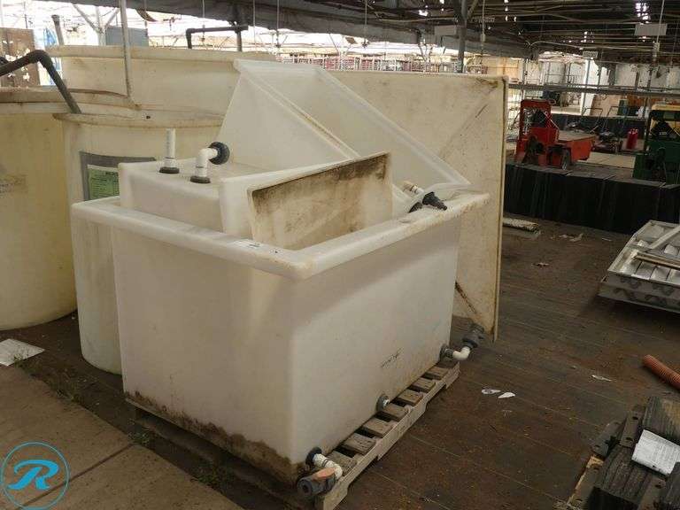 (3) Plastic Chemical Mixing Tanks with Valves and Lids - Roller Auctions