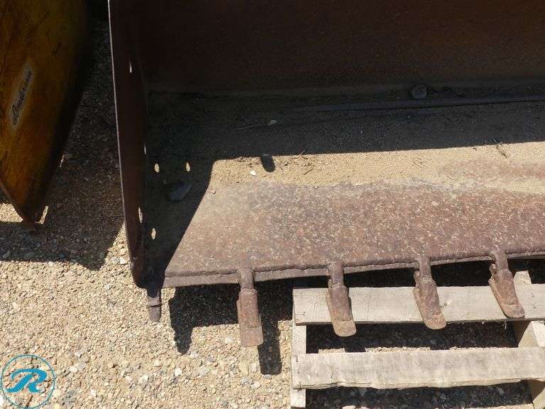 60" Bucket with Teeth to Fit Skid Steer Loader - Roller Auctions
