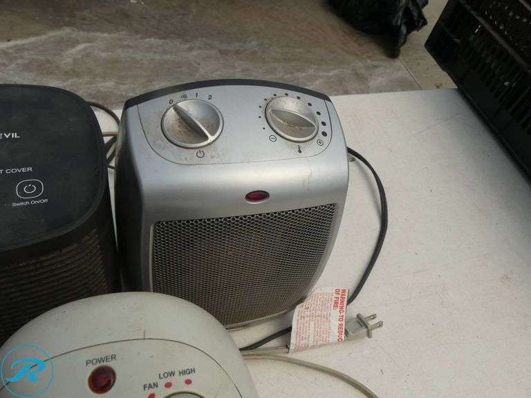 (3) Portable Electric Space Heaters - Roller Auctions