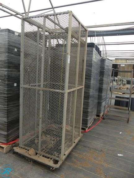 Metal Mesh Security Cage, 33″ x 35″ x 86″ - Roller Auctions