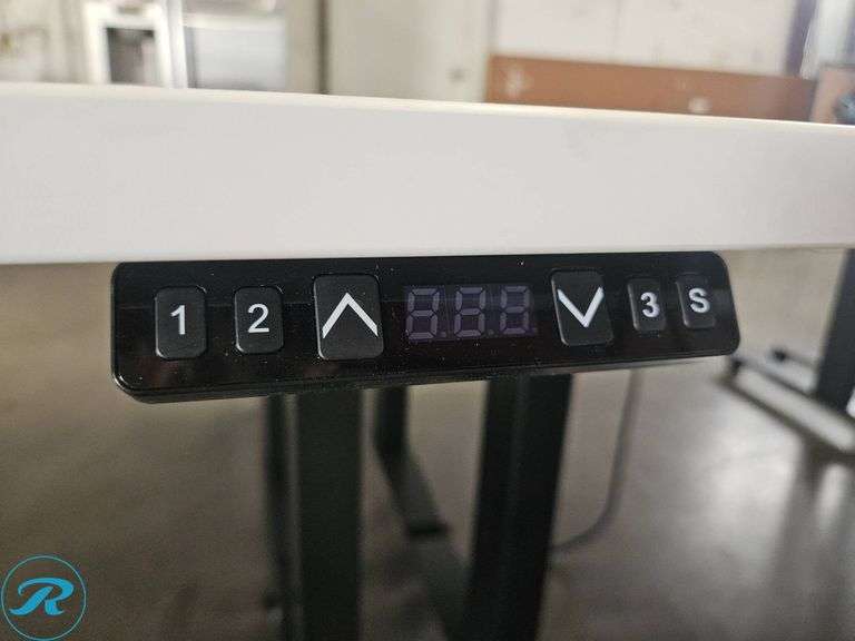 ESI Triumph LX60 Electric Height-Adjustable Desk with 24″ Undermount Power Strip, 60×30 Inches - Roller Auctions