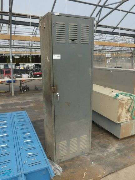 Metal Storage Locker - Roller Auctions