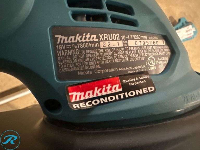 Makita XCU06 Chainsaw and XRU02 String Trimmer, 18V (Chainsaw Missing Bar) - Roller Auctions