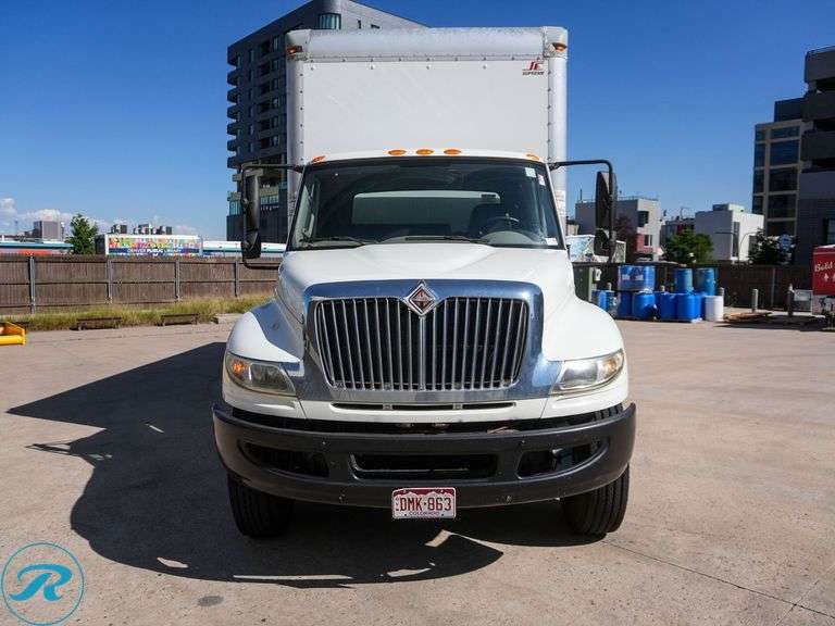 2014  International  DuraStar 4300  RWD  Box Truck 2014  International  DuraStar 4300  RWD  Box Truck - Roller Auctions
