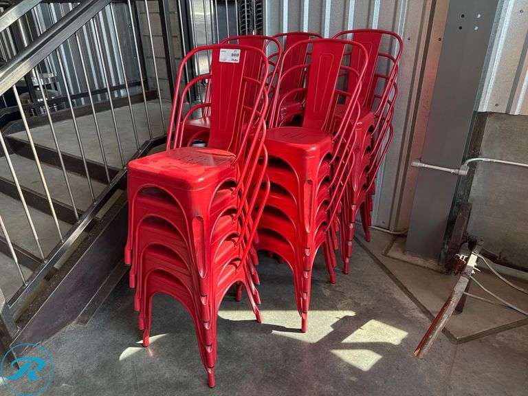 (25) Metal Stacking Chairs - Roller Auctions