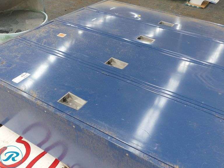 4-Bay Locker Unit - Roller Auctions