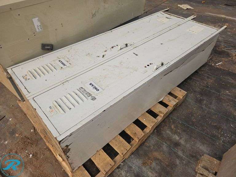 Metal Storage Lockers and Cabinets - Roller Auctions