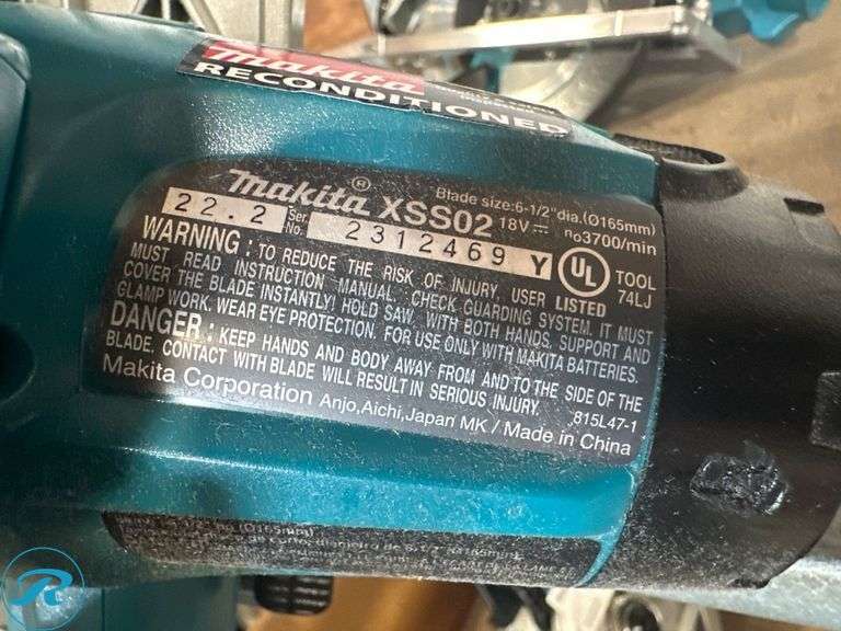 (2) Makita XSS02 18V Circular Saws - Roller Auctions