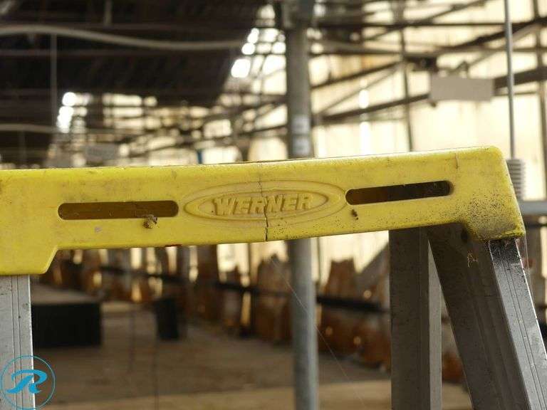 (2) Step Ladders: Werner 6′ Aluminum Ladder and 4′ Wooden - Roller Auctions