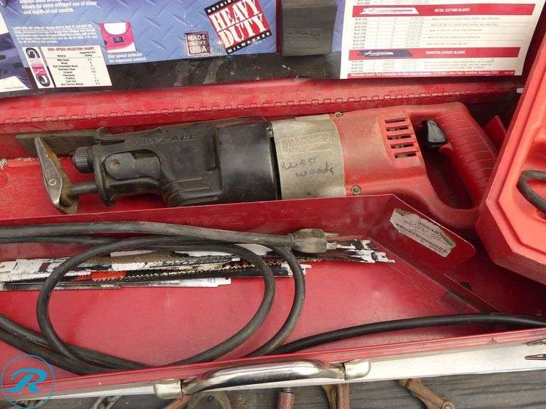 (2) Milwaukee Sawzalls (1-Inoperable) - Roller Auctions