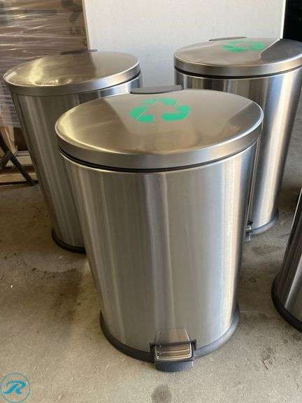 (5) Former Airbnb - Stainless Steel Indoor Kitchen Step Trash Can (some have minor damage but work perfect) - Roller Auctions