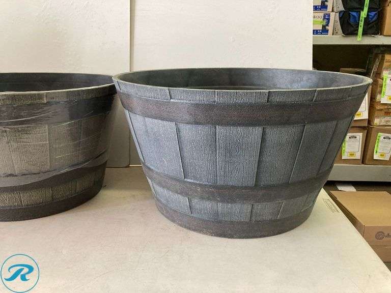 (6) New- Assorted Garden Set (4) Planters Different Sizes (2) 2-gallon blue/mate plastic watering cans (total of 6 items See Photos) - Roller Auctions