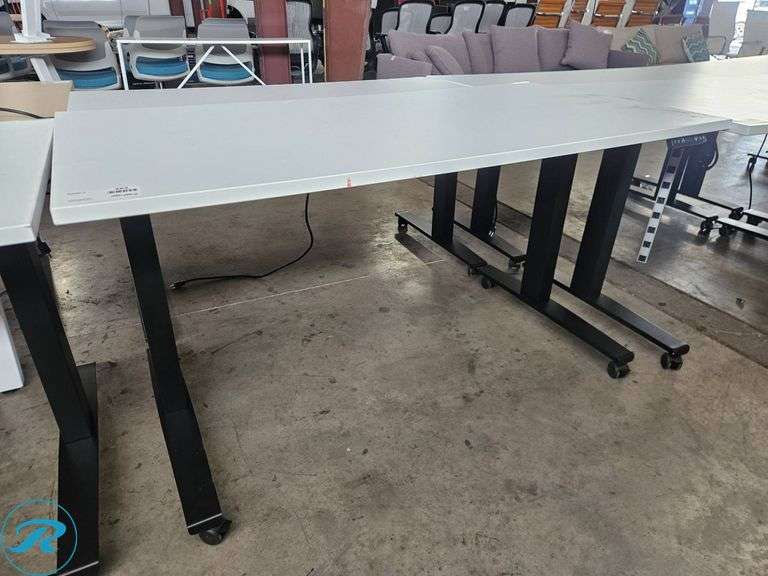 ESI Triumph LX60 Electric Height-Adjustable Desk with 24″ Undermount Power Strip, 60×30 Inches - Roller Auctions