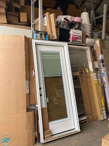 (1)Pella 32-in x 80-in x 4-9/16-in Fiberglass Full lite Right-hand inswing Primed Prehung Front Door with Brickmould Insulating core with Blinds - Roller Auctions